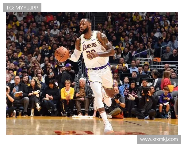 NBA最新动态：詹姆斯复出助湖人击败勇士，东契奇领衔独行侠连胜纪录