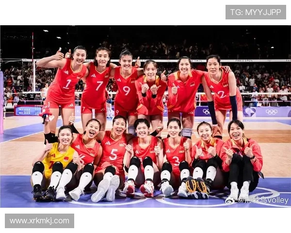 中国女排连胜晋级总决赛年轻阵容展现顽强拼搏精神