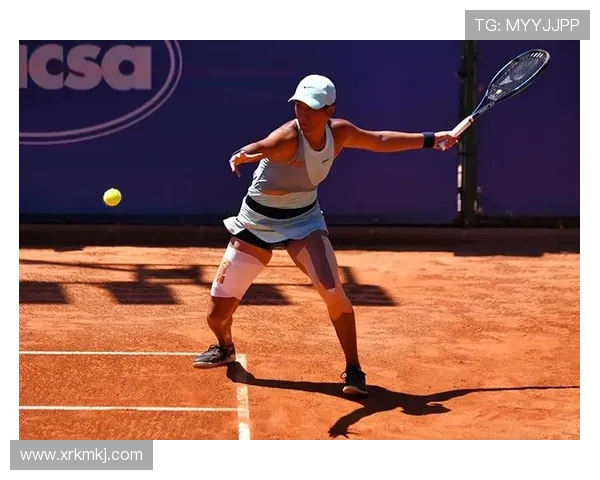 网球赛事精彩纷呈 新星崛起力压群雄 创纪录胜利引发全球热议