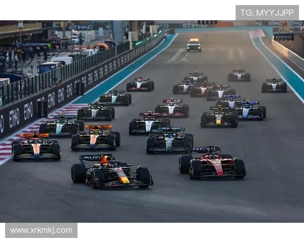 F1赛季精彩纷呈 新车技术革新引领赛道风潮 F1赛季精彩纷呈 新车技术革新引领赛道风潮